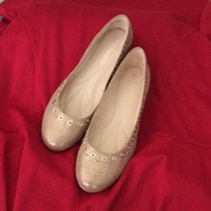 METALLIC GOLD FLATS, 7.5